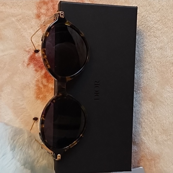 Dior Umbrage Sunglasses - Picture 2 of 12